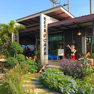 หน้าร้าน Retro Cafe