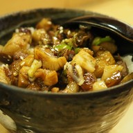เมนูของร้าน โทมาโตนู้ดเดิ้ล ซอยธนิยะ