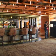 บรรยากาศ Victoria Bar&lobby  Vintage luxury yacht hotel,Yangon
