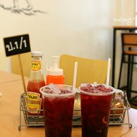 เมนูของร้าน ก๋วยเตี๋ยวเด็กเส้นต้มยำ @Verona