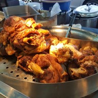 บรรยากาศ ขาหมูเอกชัย