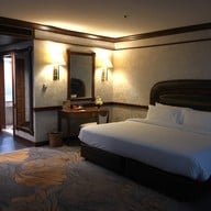 โรงแรมทวินโลตัส