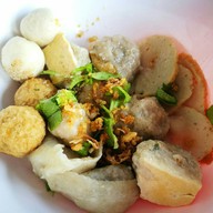 เมนูของร้าน ก๋วยเตี๋ยวแคะท่านา ท่านา