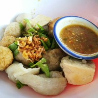 เมนูของร้าน ก๋วยเตี๋ยวแคะท่านา ท่านา