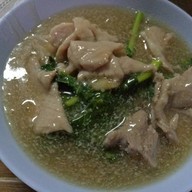 บัวสุวรรณ ราดหน้ายอดผัก