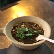 เมนูของร้าน หูฉลามน้ำแดงบรั่นดี น้องนิว เยาวราช