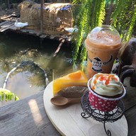 เมนูของร้าน Horn Cafe Lamlukka