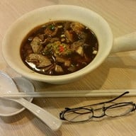 เมนูของร้าน ก๋วยจั๊บดำเนินสะดวก Food Legends by MBK