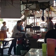 ก๋วยเตี๋ยวนายใบ้ย้อนยุค โชคชัย4 ซอย​27