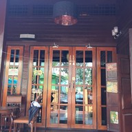 หน้าร้าน ร้านอาหารอิ่มสุข