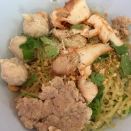 บะหมี่ลูกชิ้นครูอ๋า