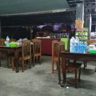 บรรยากาศ ร้านใต้โด