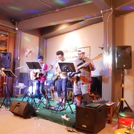 บรรยากาศ Ploen Bar & Restaurant
