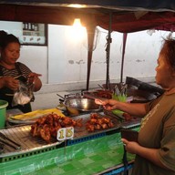 บรรยากาศ ไก่ทอดปักษ์ใต้ (หน้าตลาดเฉินหลงซอยเนินพลับหวาน)
