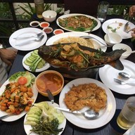 เรือนตำนาน