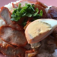 ข้าวมันไก่ ข้าวหมูแดง ตลาดตรอกหม้อ