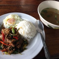 อิ่มหมีพีมัน ข้าวขาหมู&ข้าวซอย น้ำเงี้ยว By Olddern