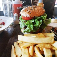 เมนูของร้าน Chomp สามเสน