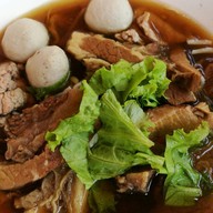 เมนูของร้าน ก๋วยเตี๋ยวเนื้อบิ๊กสุราชวัตร Bigsu beef noodle 陈牛肉面-曼谷 ราชวัตร