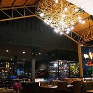 T. House นวลจันทร์