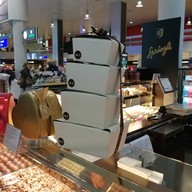 Sprüngli Geneva airport