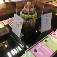 Sprüngli Geneva airport