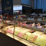 หน้าร้าน Sprüngli Geneva airport