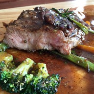 เมนูของร้าน 200 GRAMS Steak Bar