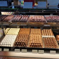 Sprüngli Geneva airport