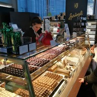 Sprüngli Geneva airport