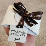 Sprüngli Geneva airport