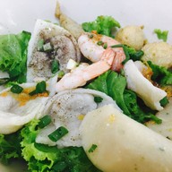 ข้าวหมูแดง หมูกรอบ ก๋วยจั๊บ(ท่าสะอ้าน)