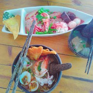 เมนูของร้าน ก๋วยเตี๋ยวชามกะลาเขารัง เขารัง