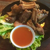 เมนูของร้าน ครัวลุงแฉ่วส้มตำป้าดวง