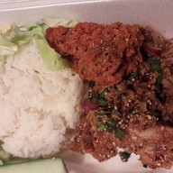 วีณา ไก่แซ่บ