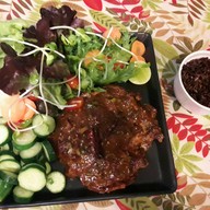 เมนูของร้าน ตือโป๊ยก่าย สหายขายหมู ช่างเคี่ยน