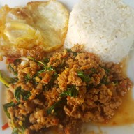 จานเส้น By Fresh & Taste