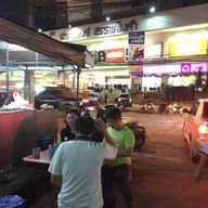 ผัดไทอุตรดิตถ์ หน้าห้างฟรายเดย์ PhadThaiuttaradit