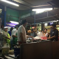 ผัดไทอุตรดิตถ์ หน้าห้างฟรายเดย์ PhadThaiuttaradit