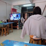 บรรยากาศ ข้าวมันไก่ป้าเยาว์