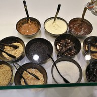 Yiaourtaki Fresh & Frozen Yogurt monastiraki