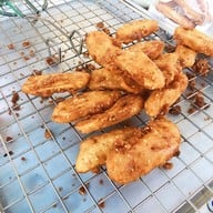 กล้วยทอดข้างอำเภอ