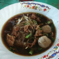 ก๋วยเตี๋ยวเรือบ้านอำเภอ