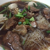 ก๋วยเตี๋ยวหมูน้ำแดง