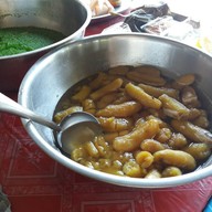 ข้าวแกงน้องอ้อย สี่แยกผู้ใหญ่ปลื้ม