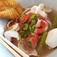 เมนูของร้าน เตี๋ยวปลาสด กม.42