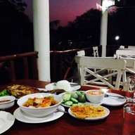 เมนูของร้าน ครัวริมน้ำ วิมานน้ำรีสอร์ท แก่งกระจาน จ.เพชรบุรี