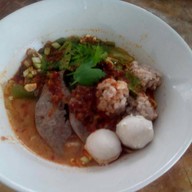 เตี๋ยวหมูตุ๋น ลูกสาวอ้วนหลักห้า