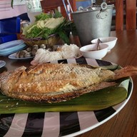วิลล่า เมี่ยงปลาเผา