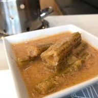 Platoo Restaurant บีไฮฟ์ เมืองทอง